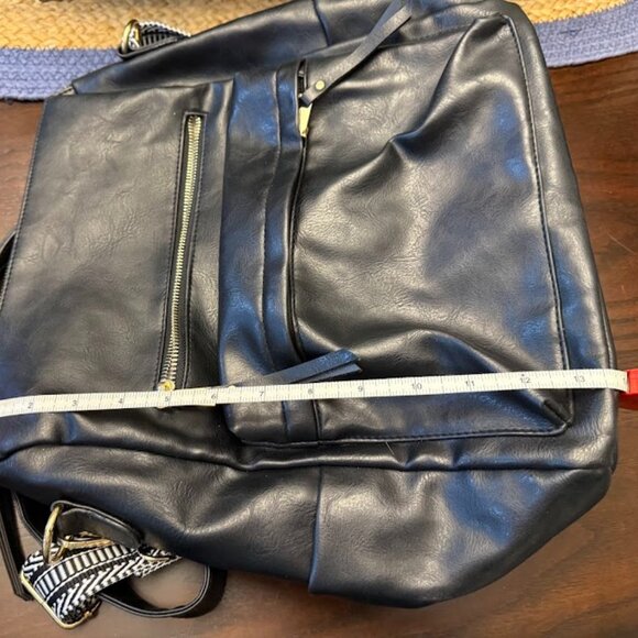 Faux Leather backpack black with removeable guitar strap & grab handle - Picture 11 of 13